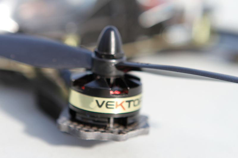 Drone Reviews: Hitec Vektor 280 - motors